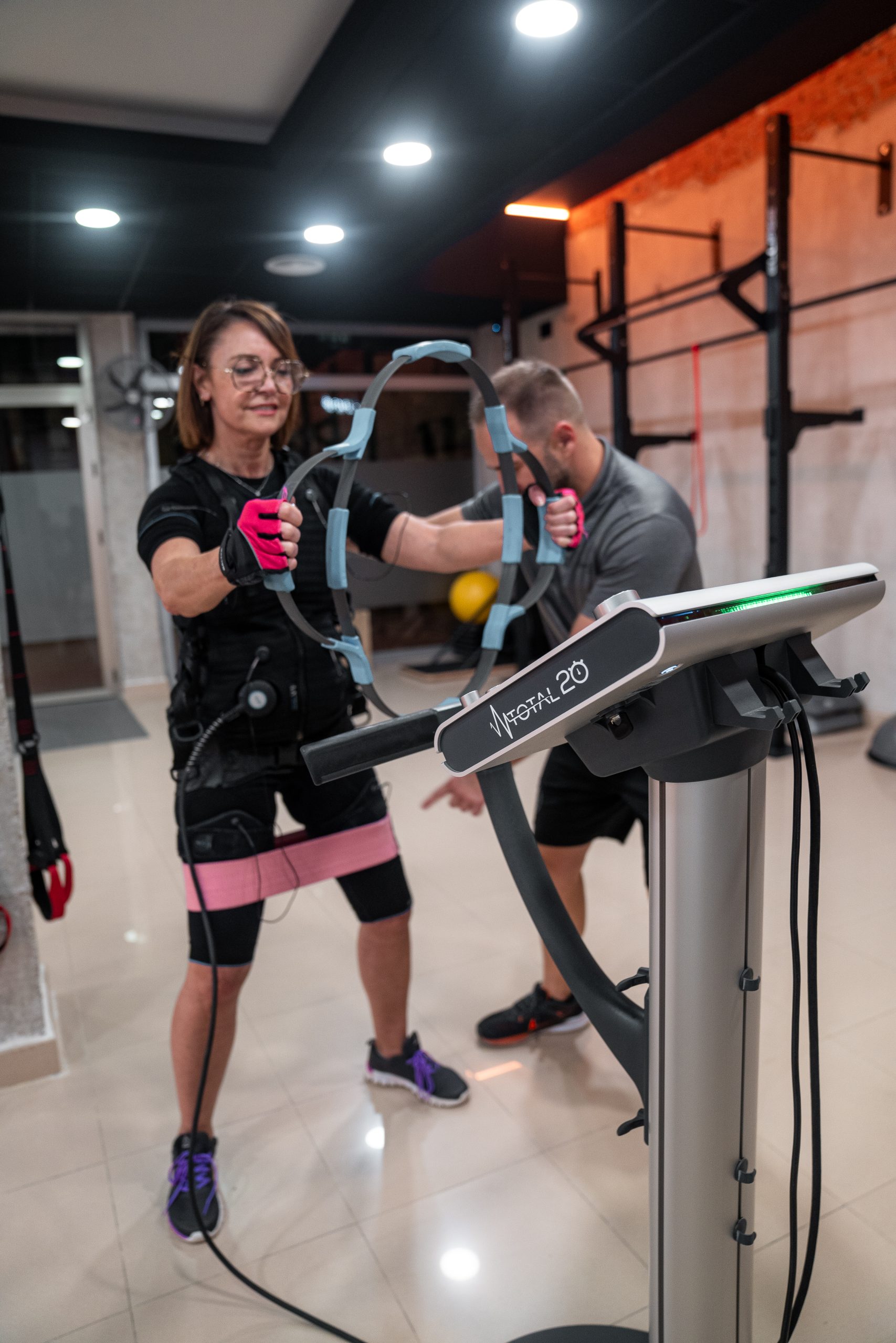 Entrenamiento de electrofitness guiado en TOTAL 20 Murcia